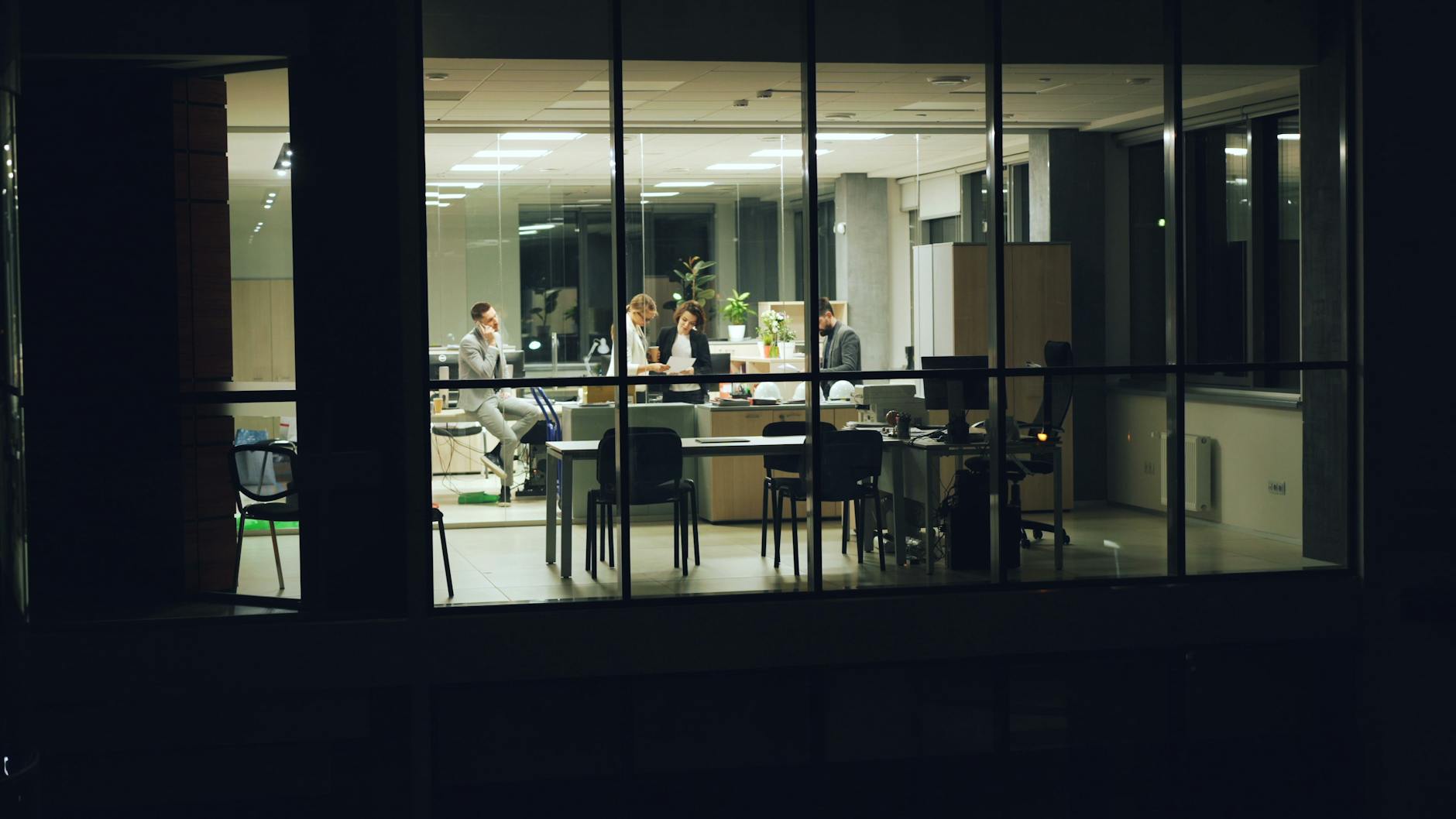 Why a Specialized Female Executive Database Beats Traditional Search Firms